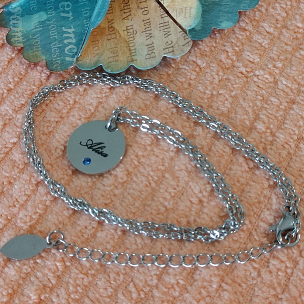 Alisa Engraved Pendant Necklace Sapphire Stone Personalized Name